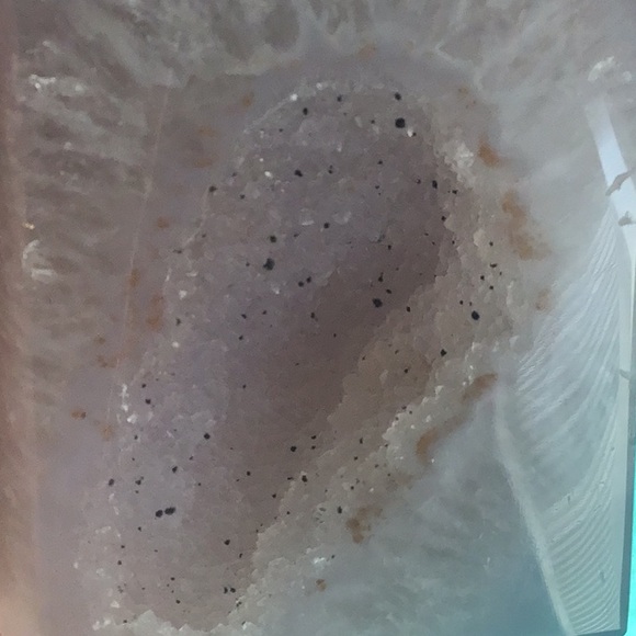 Druzy agate stand polished pale purples and pinks - Picture 6 of 7